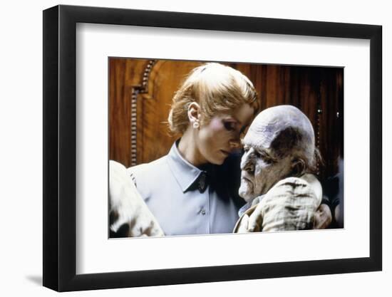 Les predateurs HUNGER by Tony Scott with Catherine Deneuve and David Bowie, 1983 (photo)-null-Framed Photo
