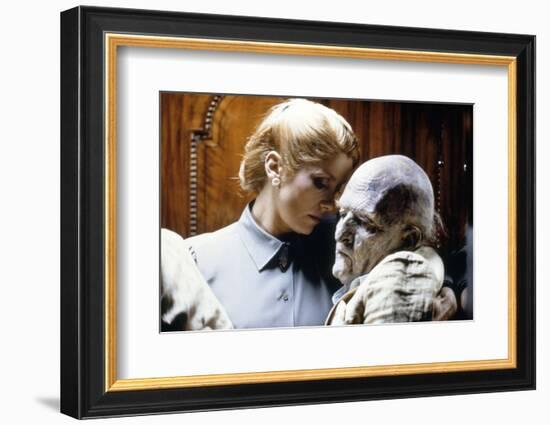 Les predateurs HUNGER by Tony Scott with Catherine Deneuve and David Bowie, 1983 (photo)-null-Framed Photo