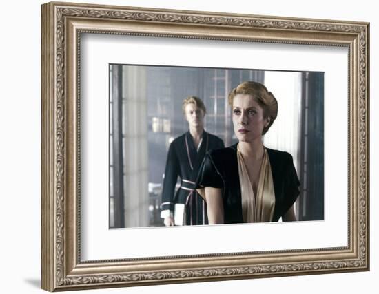 Les predateurs, HUNGER, by Tony Scott with Catherine Deneuve (costume par Yves Saint Laurent) and D-null-Framed Photo