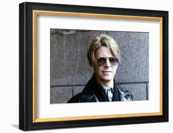 Les predateurs HUNGER, by Tony Scott with David Bowie, 1983 (photo)-null-Framed Photo