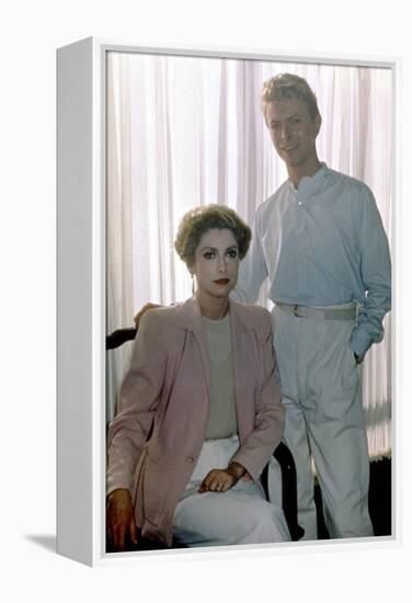 Les predateurs HUNGER by Tony Scott with David Bowie and Catherine Deneuve, 1983 (photo)-null-Framed Stretched Canvas