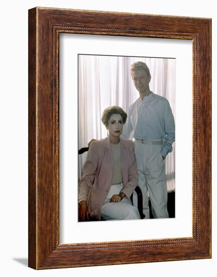 Les predateurs HUNGER by Tony Scott with David Bowie and Catherine Deneuve, 1983 (photo)-null-Framed Photo