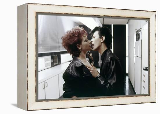 Les predateurs THE HUNGER by Tony Scott with Ann Magnuson and David Bowie, 1983 (photo)-null-Framed Stretched Canvas