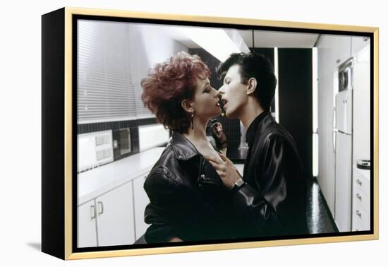 Les predateurs THE HUNGER by Tony Scott with Ann Magnuson and David Bowie, 1983 (photo)-null-Framed Stretched Canvas