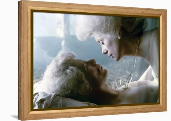 Les Predateurs The Hunger by Tony Scott with David Bowie, Catherine Deneuve, 1983 (photo)-null-Framed Stretched Canvas