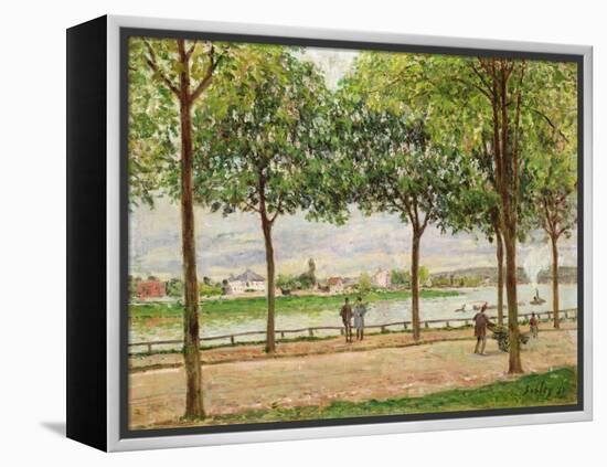 Les Promenade des Marronniers, St Cloud, 1878-Alfred Sisley-Framed Premier Image Canvas