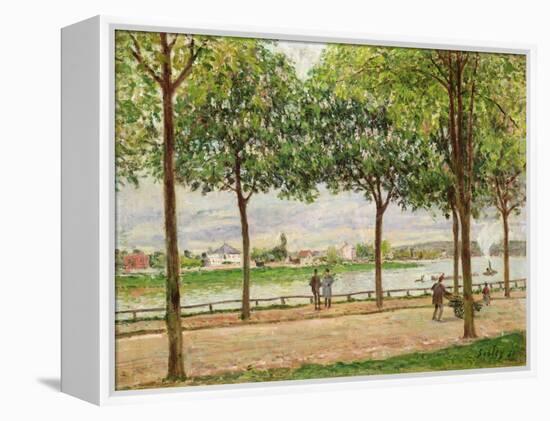 Les Promenade des Marronniers, St Cloud, 1878-Alfred Sisley-Framed Premier Image Canvas