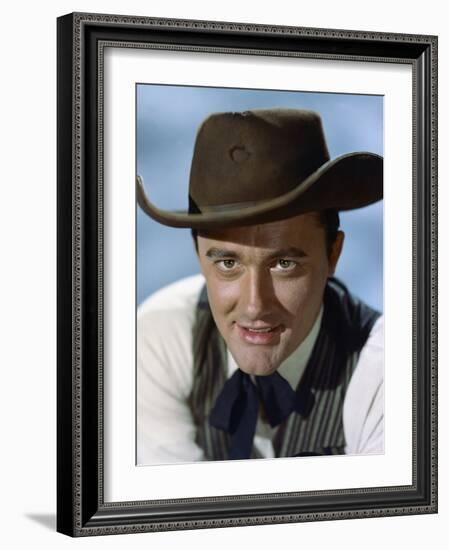 Les Sept Mercenaires The MAGNIFICENT SEVEN by JohnSturges with Robert Vaughn, 1960 (photo)-null-Framed Photo