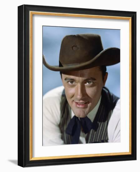 Les Sept Mercenaires The MAGNIFICENT SEVEN by JohnSturges with Robert Vaughn, 1960 (photo)-null-Framed Photo