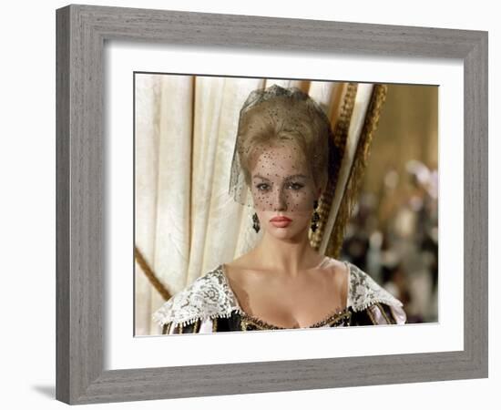 LES TROIS MOUSQUETAIRES, 1961 directed by BERNARD BORDERIE Mylene Demongeot (photo)-null-Framed Photo