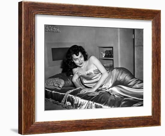 Les tueurs The killers A Man Alone by Robert Siodmak with Ava Gardner, 1946 (d'apres Ernest Hemingw-null-Framed Photo