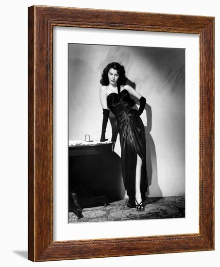 Les tueurs The killers A Man Alone by Robert Siodmak with Ava Gardner, 1946 (d'apres Ernest Hemingw-null-Framed Photo