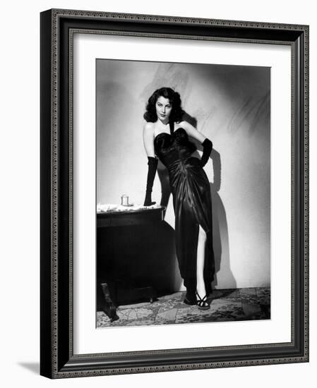 Les tueurs The killers A Man Alone by Robert Siodmak with Ava Gardner, 1946 (d'apres Ernest Hemingw-null-Framed Photo