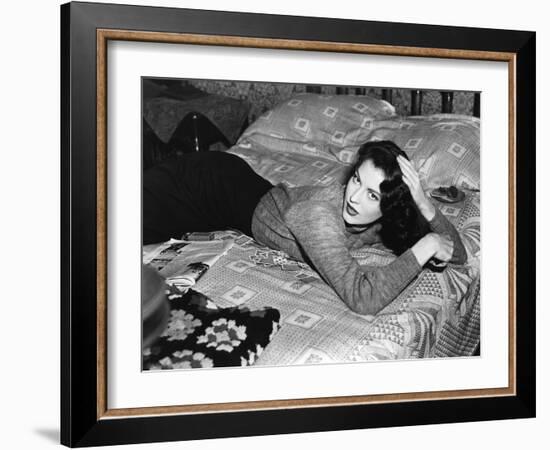 Les tueurs The killers A Man Alone by Robert Siodmak with Ava Gardner, 1946 (d'apres Ernest Hemingw-null-Framed Photo