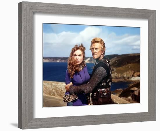 Les Vikings by Richard Fleischer with Kirk Douglas and Janet Leigh en, 1958 (photo)-null-Framed Photo