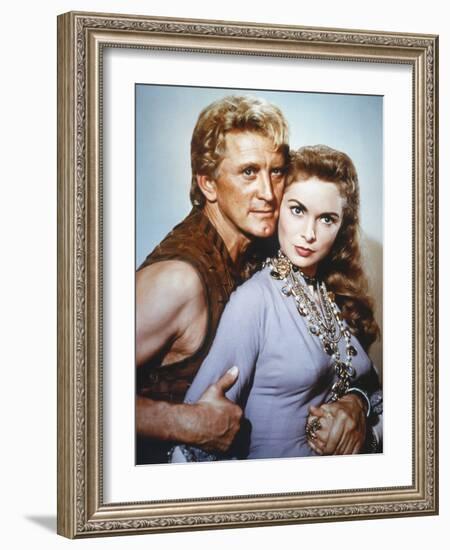 Les Vikings by Richard Fleischer with Kirk Douglas and Janet Leigh en, 1958 (photo)-null-Framed Photo