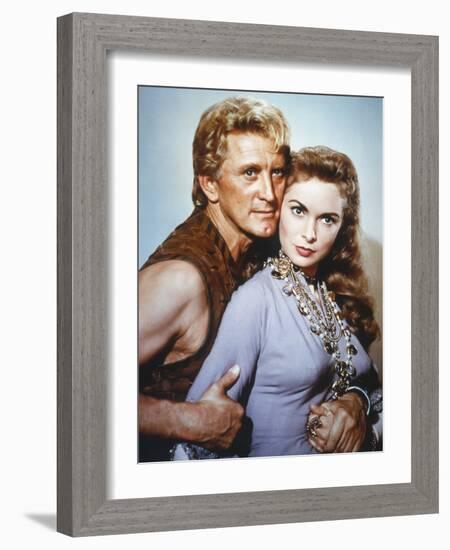 Les Vikings by Richard Fleischer with Kirk Douglas and Janet Leigh en, 1958 (photo)-null-Framed Photo