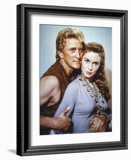 Les Vikings by Richard Fleischer with Kirk Douglas and Janet Leigh en, 1958 (photo)-null-Framed Photo