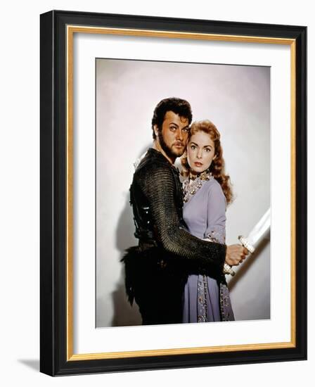 Les Vikings by Richard Fleischer with Tony Curtis and Janet Leigh en, 1958 (photo)-null-Framed Photo