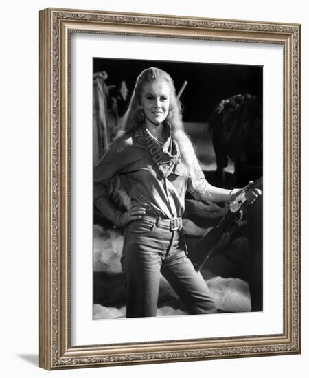 Les Voleurs by Trains THE TRAIN ROBBERS by BurtKennedy with Ann-Margret, 1973 (b/w photo)-null-Framed Photo