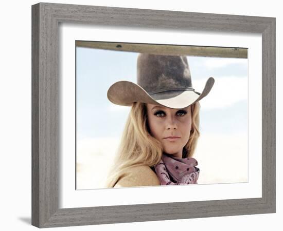 Les Voleurs by Trains THE TRAIN ROBBERS by BurtKennedy with Ann-Margret, 1973 (photo)-null-Framed Photo