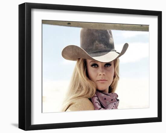 Les Voleurs by Trains THE TRAIN ROBBERS by BurtKennedy with Ann-Margret, 1973 (photo)-null-Framed Photo