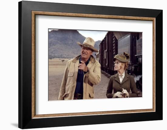 Les Voleurs by Trains THE TRAIN ROBBERS by BurtKennedy with John Wayne and Ann-Margret, 1973 (photo-null-Framed Photo