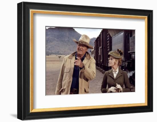 Les Voleurs by Trains THE TRAIN ROBBERS by BurtKennedy with John Wayne and Ann-Margret, 1973 (photo-null-Framed Photo