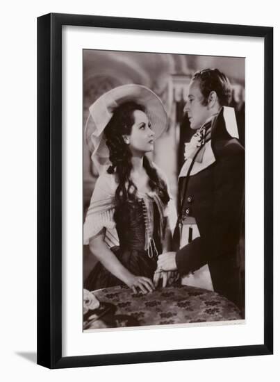 Leslie Howard and Merle Oberon in the Scarlet Pimpernel-null-Framed Photographic Print