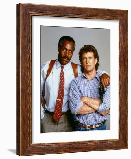 LETHAL WEAPON, 1987 directed by RICHARD DONNER Danny Glover and Mel Gibson (photo)-null-Framed Photo