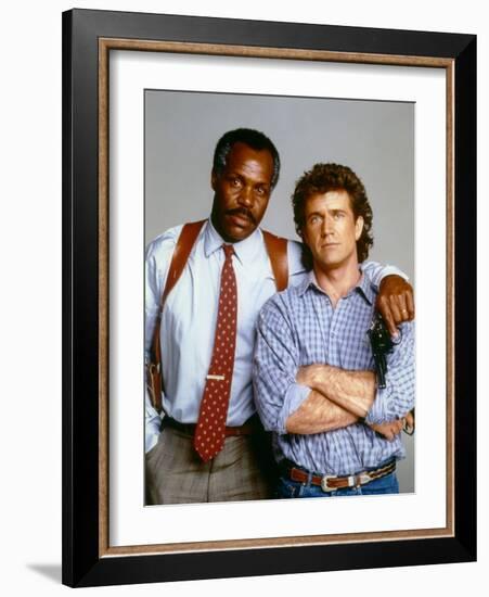 LETHAL WEAPON, 1987 directed by RICHARD DONNER Danny Glover and Mel Gibson (photo)-null-Framed Photo