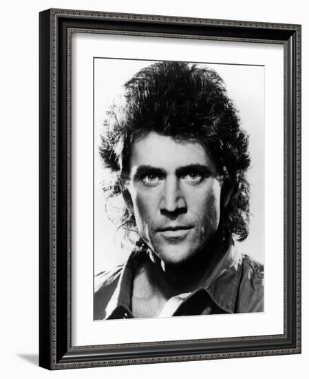 LETHAL WEAPON, 1987 directed by RICHARD DONNER Mel Gibson (b/w photo)-null-Framed Photo