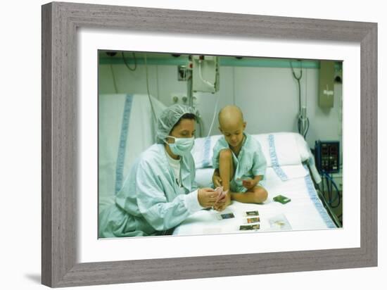 Leukaemia Patient & Mother Play Cards In Hospital-Geoff Tompkinson-Framed Photographic Print