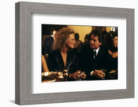 Liaison fatale Fatal attraction by Adrian Lyne with Glenn Close and Michael Douglas, 1987 (photo)-null-Framed Photo