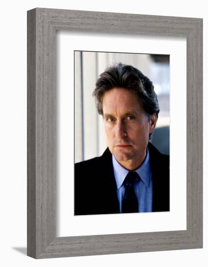 Liaison fatale Fatal attraction by Adrian Lyne with Michael Douglas, 1987 (photo)-null-Framed Photo