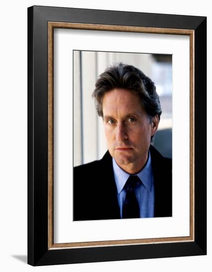 Liaison fatale Fatal attraction by Adrian Lyne with Michael Douglas, 1987 (photo)-null-Framed Photo