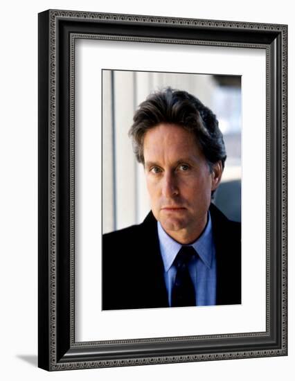 Liaison fatale Fatal attraction by Adrian Lyne with Michael Douglas, 1987 (photo)-null-Framed Photo