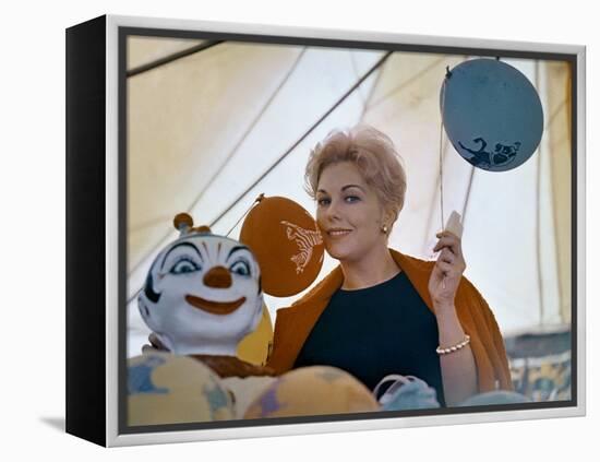 Liaisons Secretes STRANGERS WHEN WE MEET by Richard Quine with Kim Novak, 1960 (photo)-null-Framed Stretched Canvas