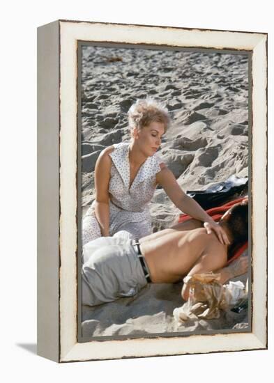 Liaisons Secretes STRANGERS WHEN WE MEET by Richard Quine with Kim Novak and Kirk Douglas, 1960 (ph-null-Framed Stretched Canvas