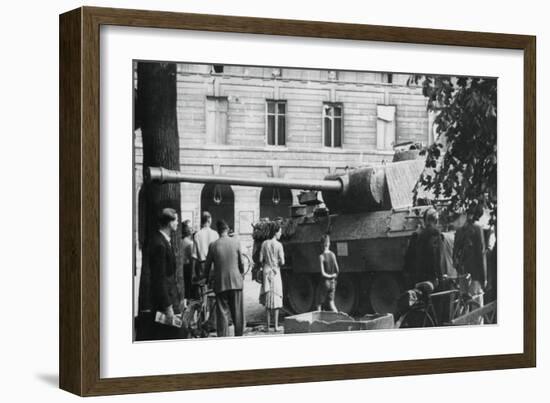 Liberation of Paris, August 1944-null-Framed Giclee Print