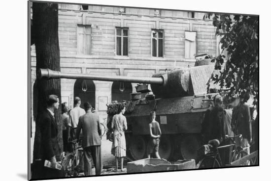 Liberation of Paris, August 1944-null-Mounted Giclee Print