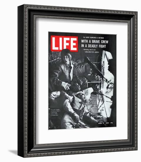 LIFE Brave Helicopter Crew-null-Framed Premium Giclee Print