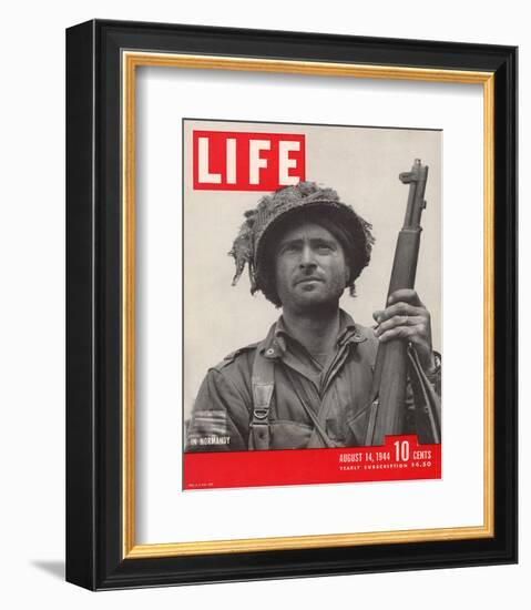 LIFE GI in Normandy 1944-null-Framed Art Print