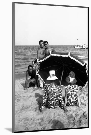 Life on the beach of Cesenatico, Italy.-Erich Lessing-Mounted Photographic Print