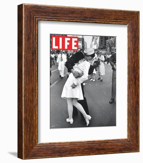 LIFE VJ Day Soldier Kissing girl-null-Framed Art Print