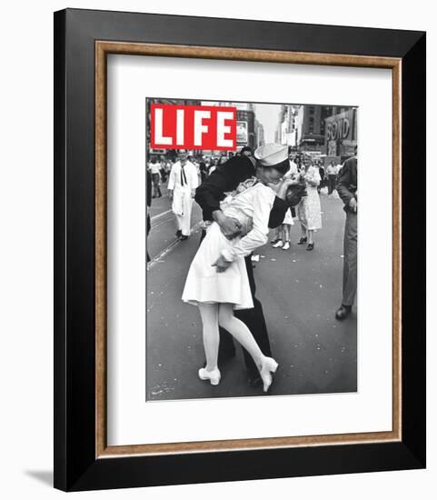 LIFE VJ Day Soldier Kissing girl-null-Framed Art Print