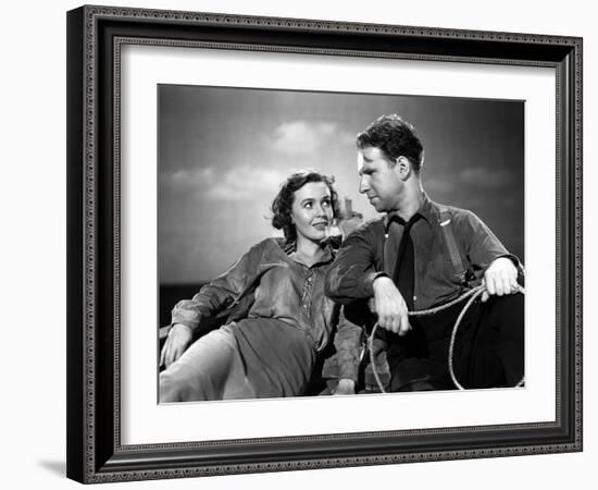 Lifeboat by Alfred Hitchcock with Mary anderson and Hume Cronyn, 1944 (b/w photo)-null-Framed Photo