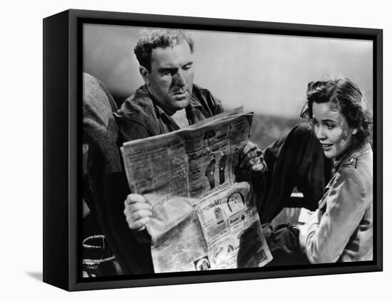 Lifeboat by Alfred Hitchcock with William Bendix and Mary Anderson, 1944 (b/w photo)-null-Framed Stretched Canvas