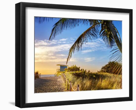 Lifeguard Tower, Miami Beach, Florida-vent du sud-Framed Photographic Print