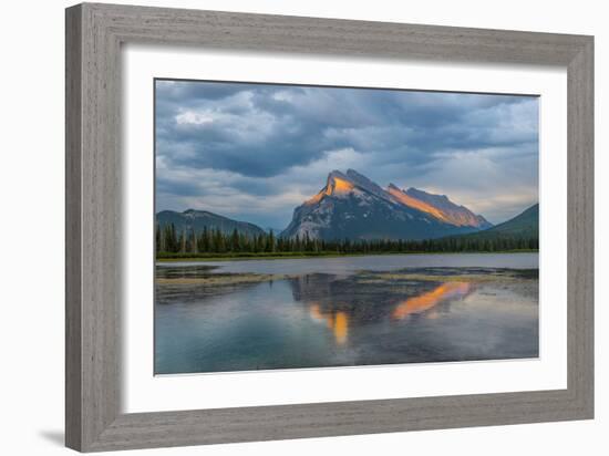 Light Rays on Mount Rundle, Banff National Park, Canada, Canadian Rockies, Vermillion Lakes Area-Tom Till-Framed Photographic Print